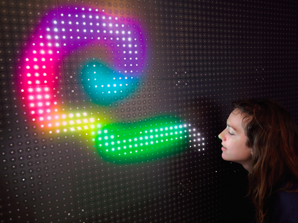  Antonin Fourneau, Sonoscriptum, 2019. Matrice de LEDs RVB et micro-électronique. © Antonin Fourneau